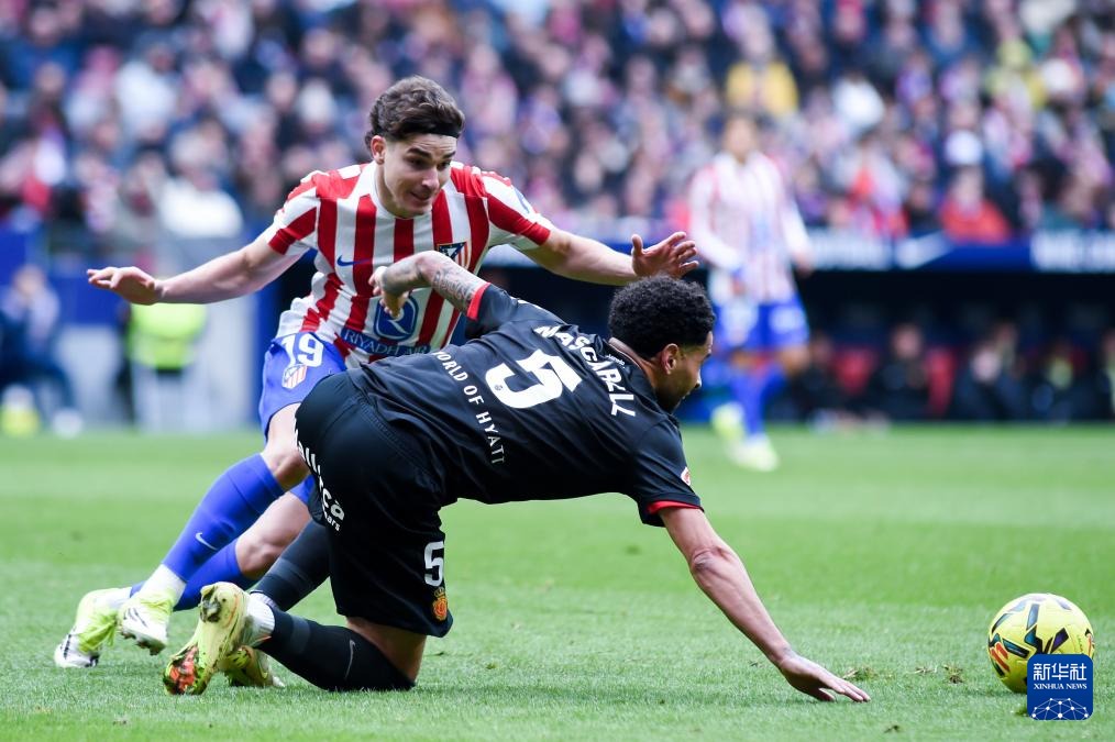 [NBA]阿夫迪亚强杀内线 低手上篮打成2+1